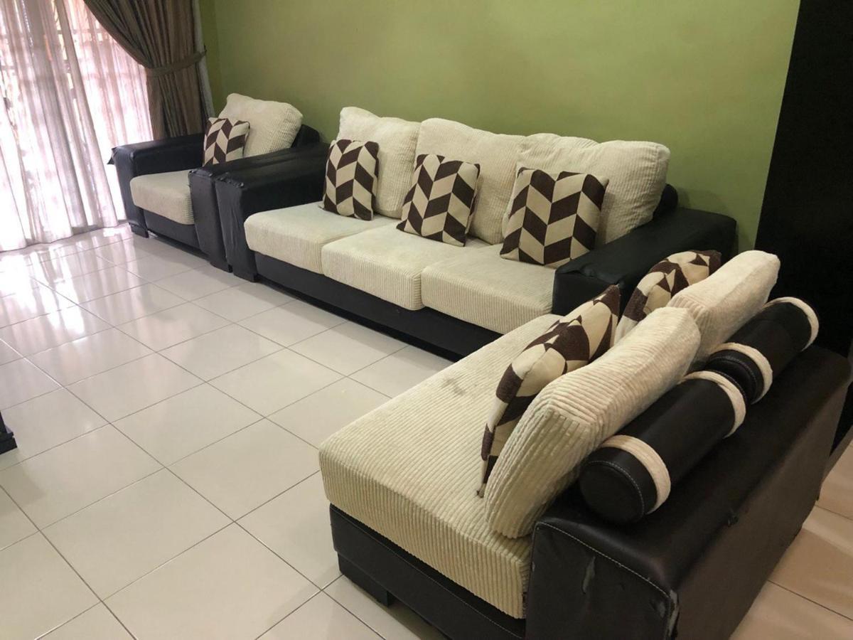 Rosalinda At Senawang Rumah percutian Seremban